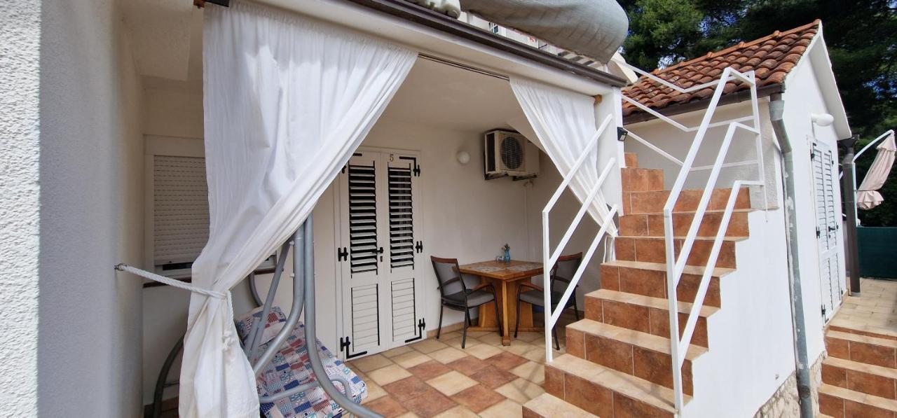 Dutkovic Apartament Vrboska