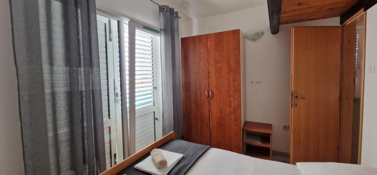 Dutkovic Apartament Vrboska